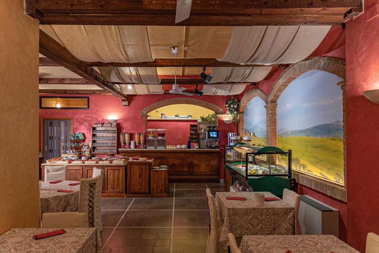 Casanova - Wellness Center La Grotta Etrusca Hotel San Quirico d'Orcia Luaran gambar