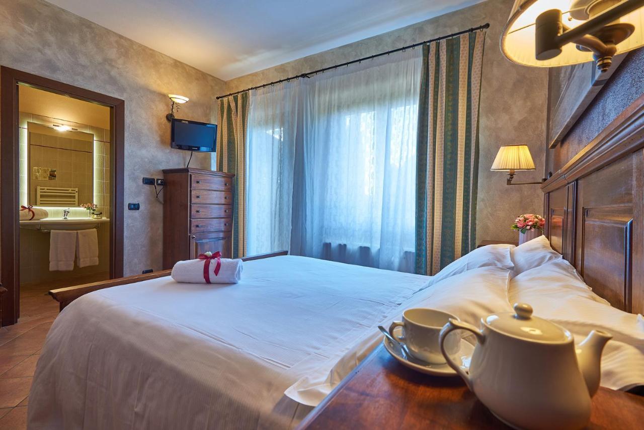 Casanova - Wellness Center La Grotta Etrusca Hotel San Quirico d'Orcia Luaran gambar