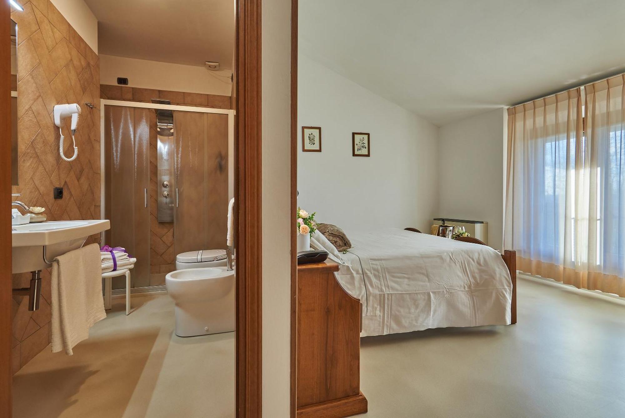 Casanova - Wellness Center La Grotta Etrusca Hotel San Quirico d'Orcia Luaran gambar