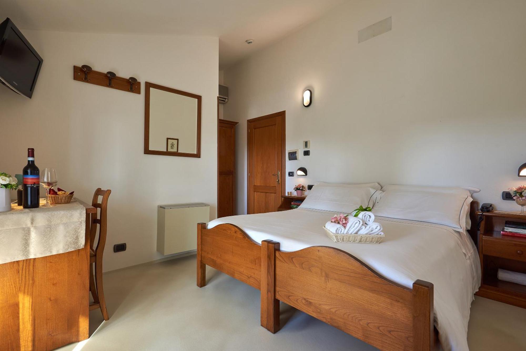 Casanova - Wellness Center La Grotta Etrusca Hotel San Quirico d'Orcia Luaran gambar