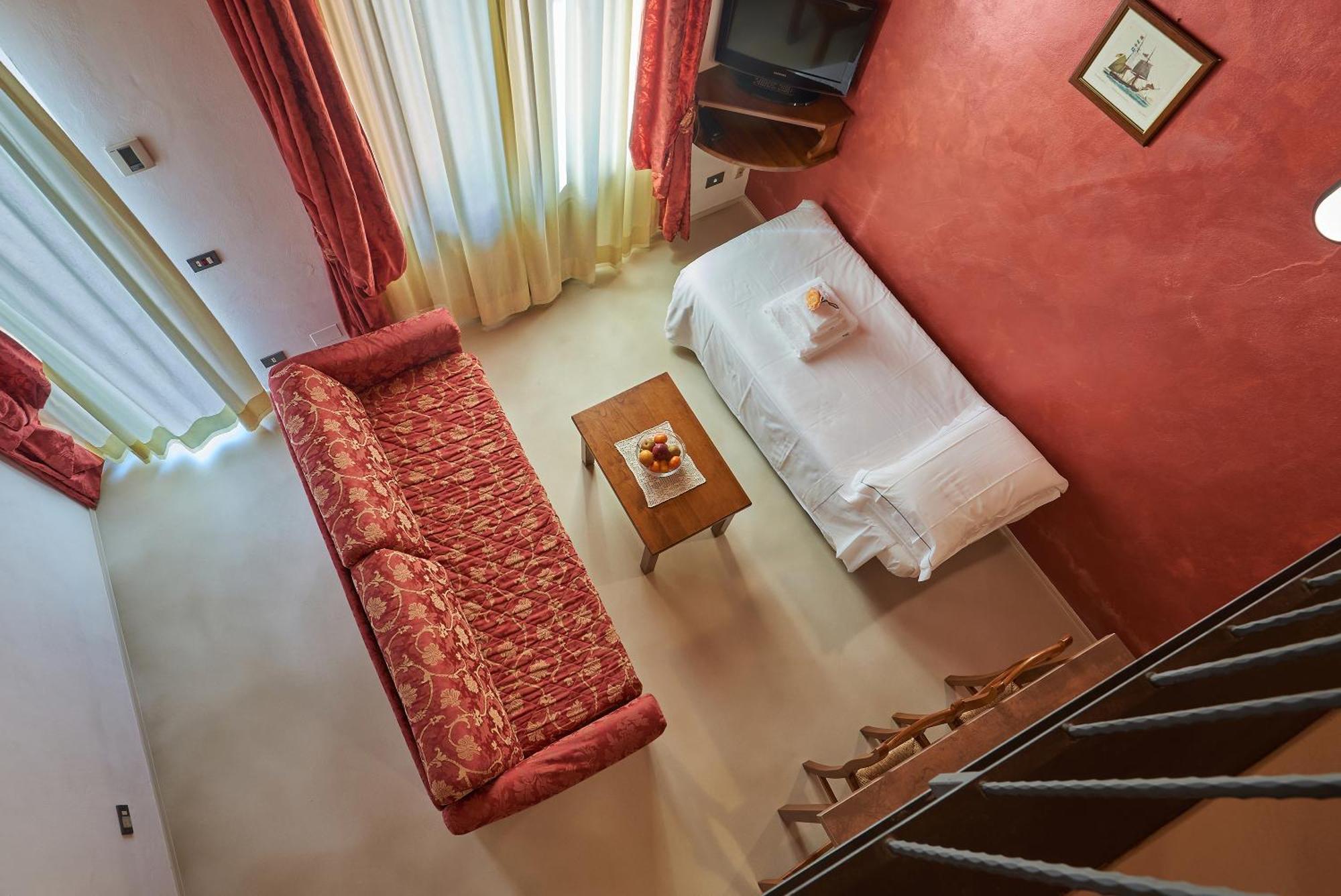 Casanova - Wellness Center La Grotta Etrusca Hotel San Quirico d'Orcia Luaran gambar