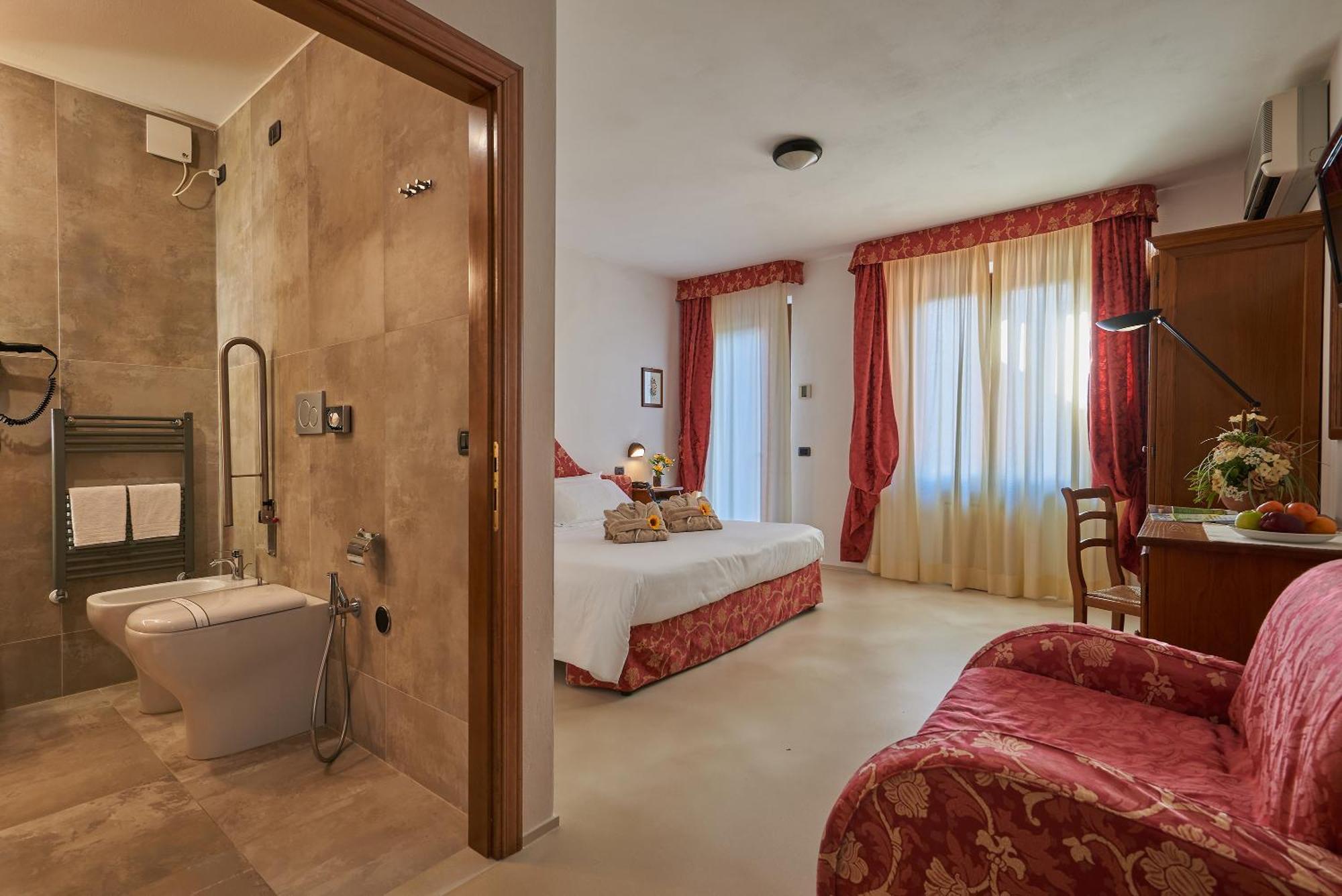Casanova - Wellness Center La Grotta Etrusca Hotel San Quirico d'Orcia Luaran gambar