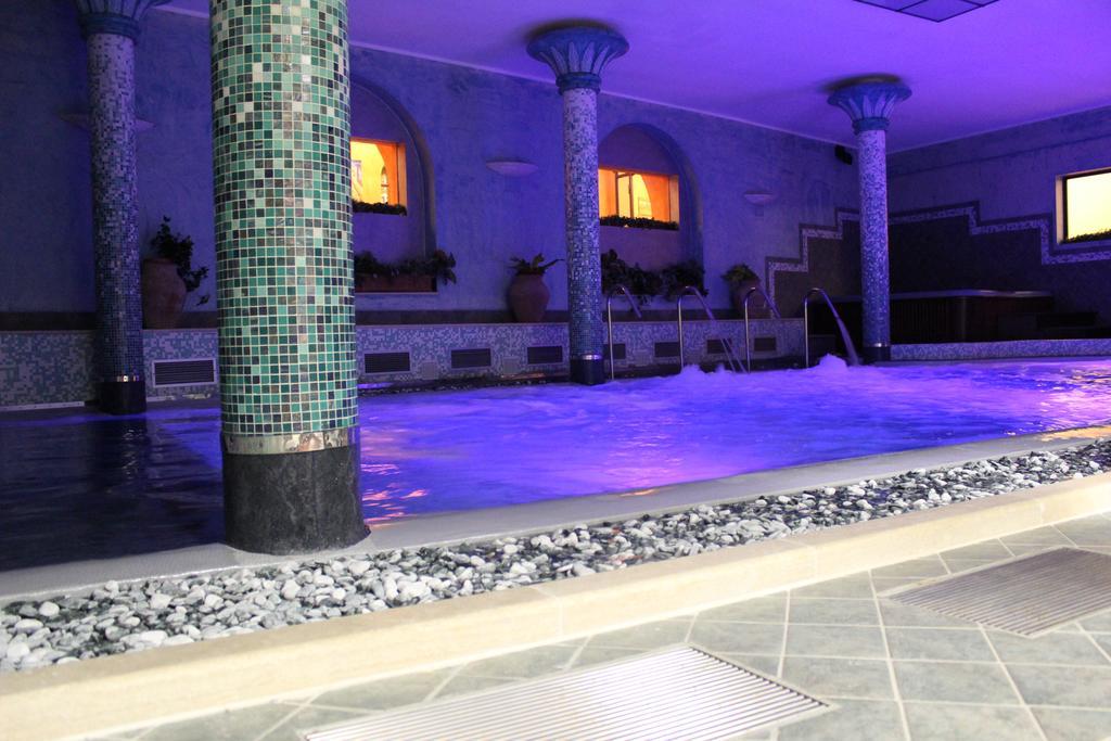 Casanova - Wellness Center La Grotta Etrusca Hotel San Quirico d'Orcia Luaran gambar