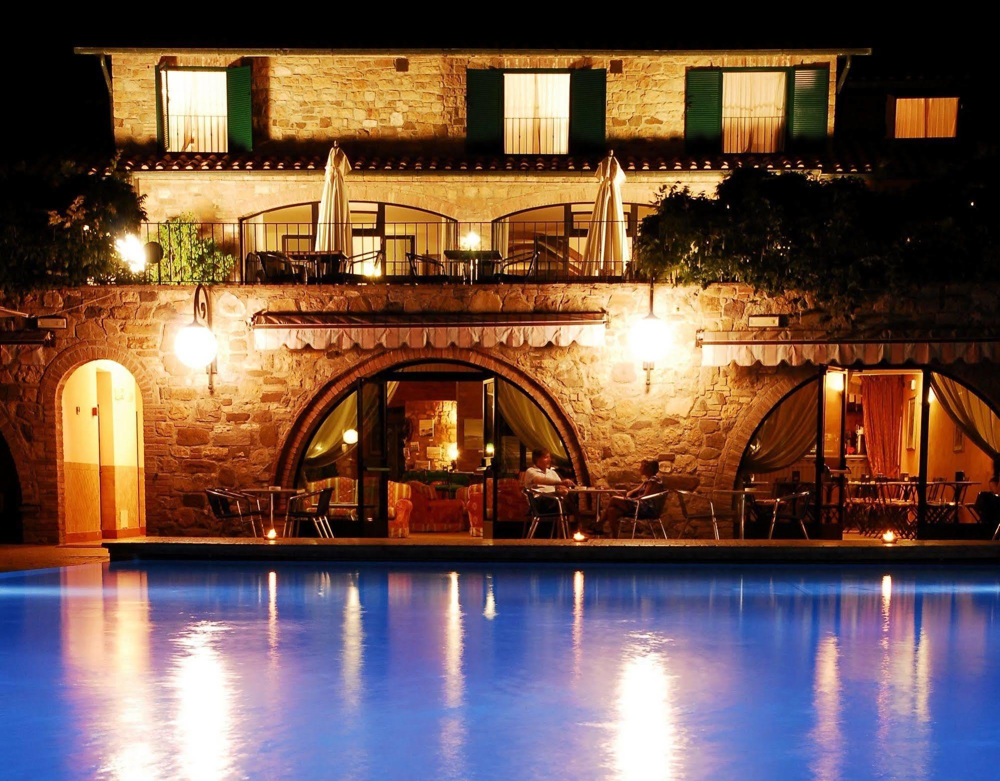 Casanova - Wellness Center La Grotta Etrusca Hotel San Quirico d'Orcia Luaran gambar
