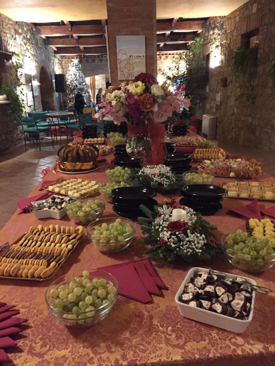 Casanova - Wellness Center La Grotta Etrusca Hotel San Quirico d'Orcia Luaran gambar