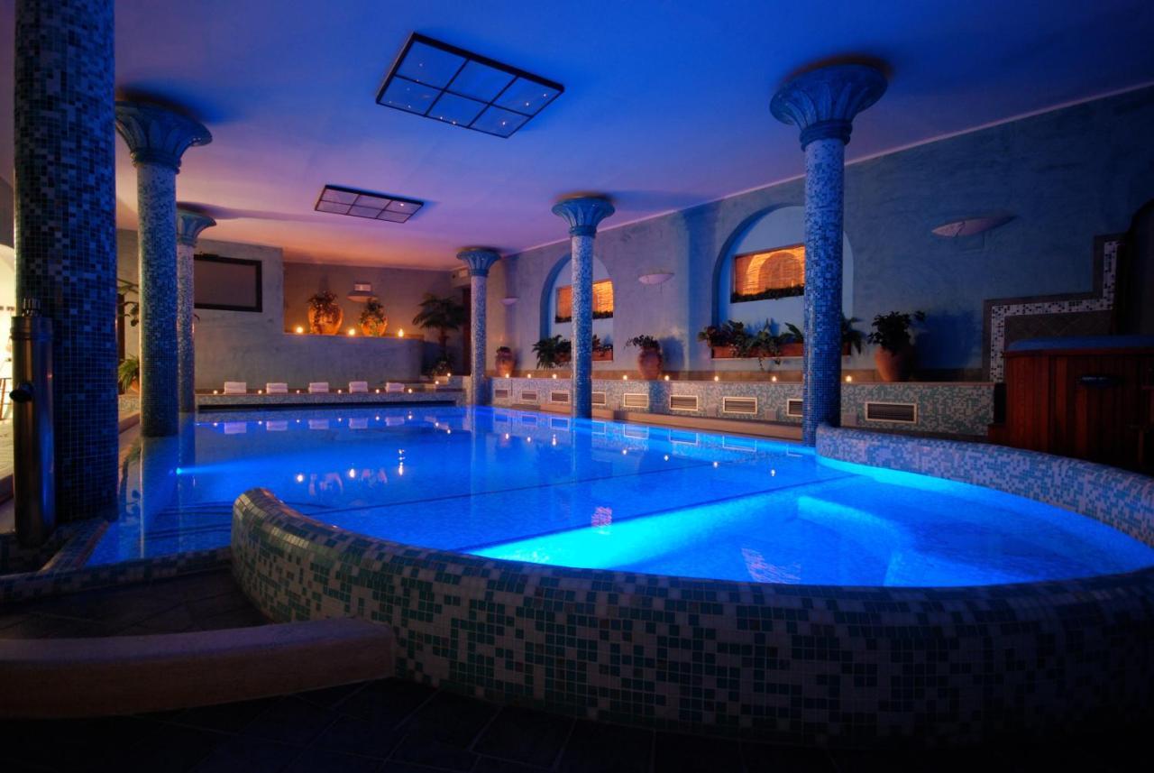 Casanova - Wellness Center La Grotta Etrusca Hotel San Quirico d'Orcia Luaran gambar
